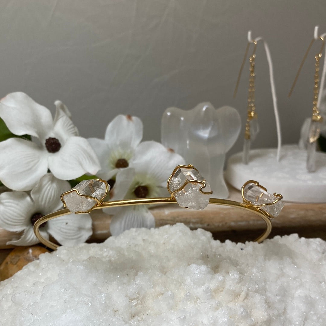 Triple-Point Quartz Cuff Choker Necklace
