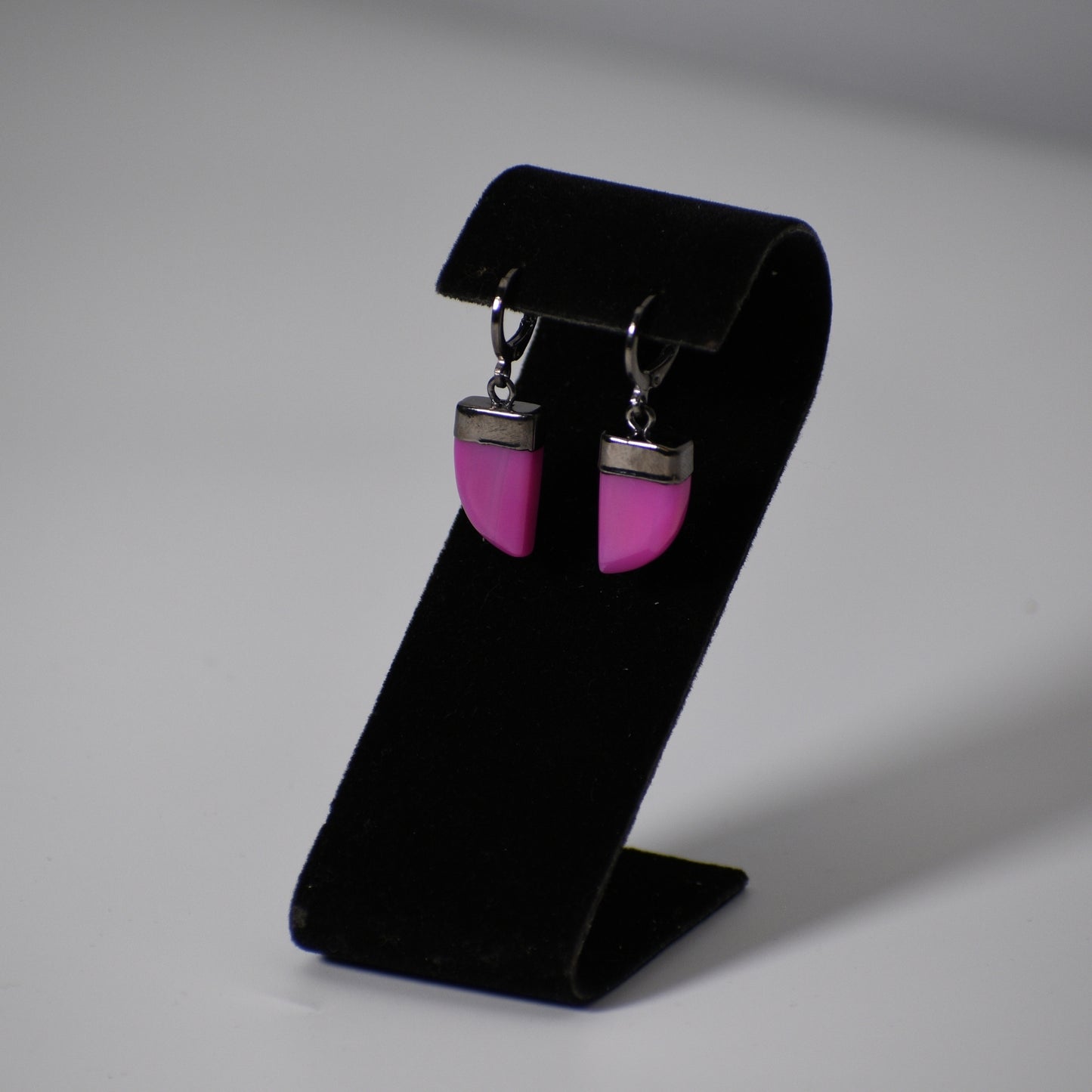 "Lucky Horns" Agate Earrings (Leverback)